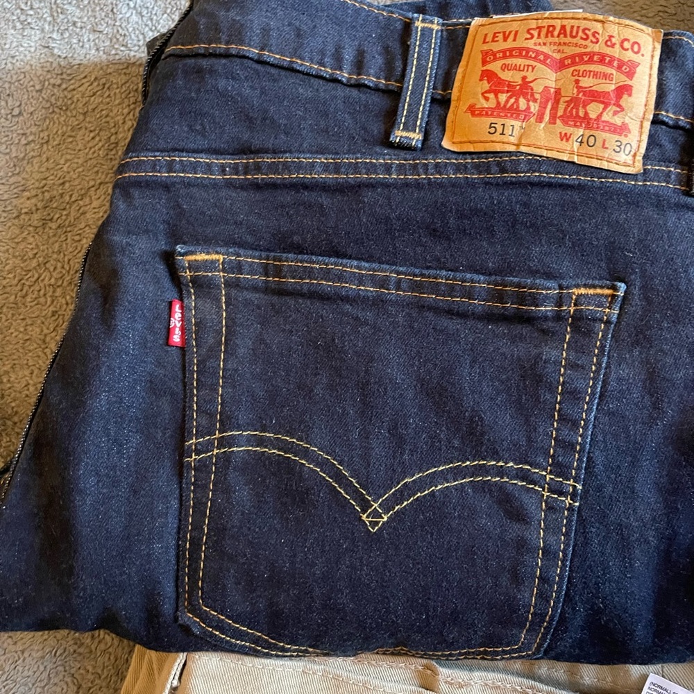 Levi’s 511 40x30. Great condition.